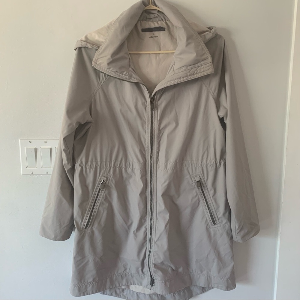 The Group Babaton Grey Raindrop Jacket Women’s XS Small packable Hood Adjustable